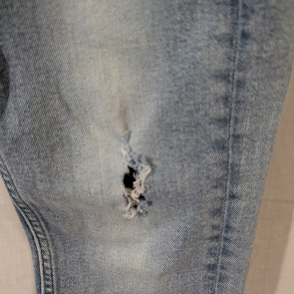 Zara Women's Distressed Skinny Jeans, Size 6, Stretch, Mid-Rise, Light Wash - Picture 4 of 13